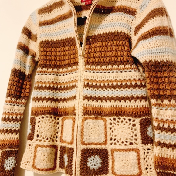 Beautiful crochet knit cardigan - Picture 3 of 8